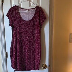 Mudd Short Sleeve Scoop Neck Dress in Burgundy Floral